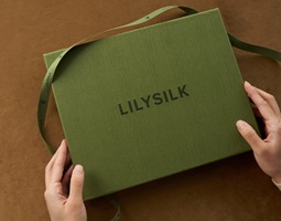LILYSILK周年記念ギフトキャンペーン